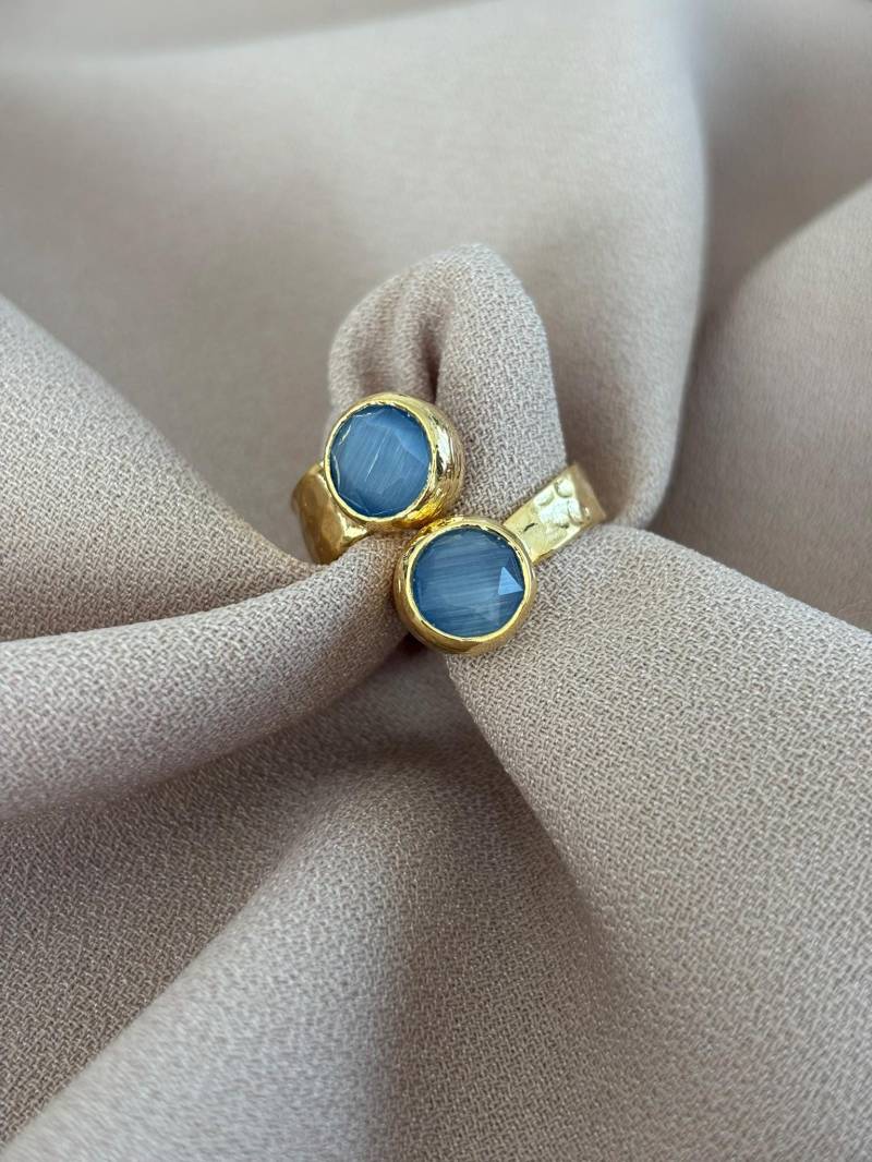 Zweiköpfiger Runder Katzenauge-stein-Designring von BuinJewellery