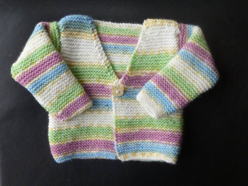 Handgemachte Gestrickte Mehrfarbige Jacke Mit Einem Knopf Für Babys - Alter 3 Bis 6 Monate von BulldogKnits