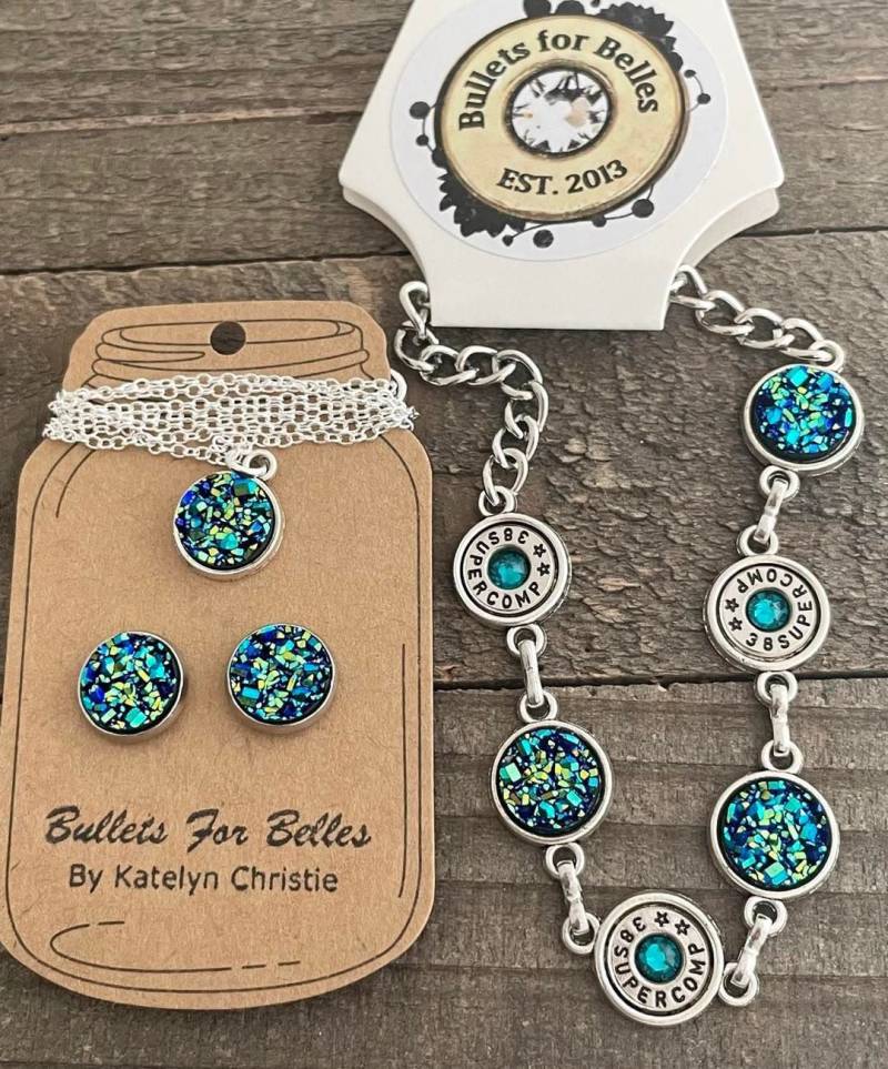 Druzy Halskette, Bolzen, Armbandsatz Druzy Halskette, Bolzen, Armbandsatz von BulletsForBelles