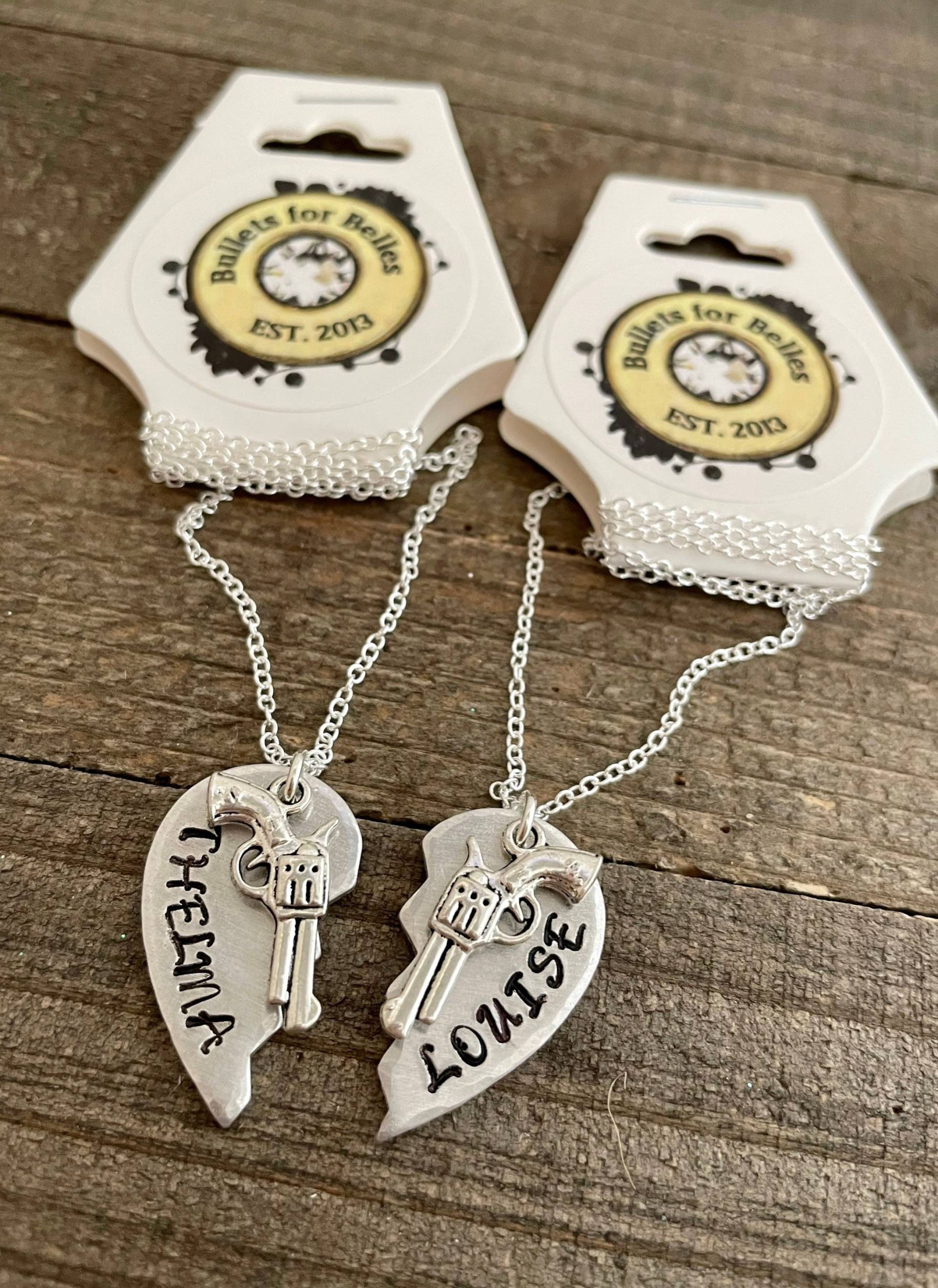 Handgestempelte Halskette, Handgestempeltes Herz Halskette Set, Thelma Und Louise Set Handgestempelte Halskette, Handgestempeltes Herz Halskette Set, Thelma Und Louise Set von BulletsForBelles