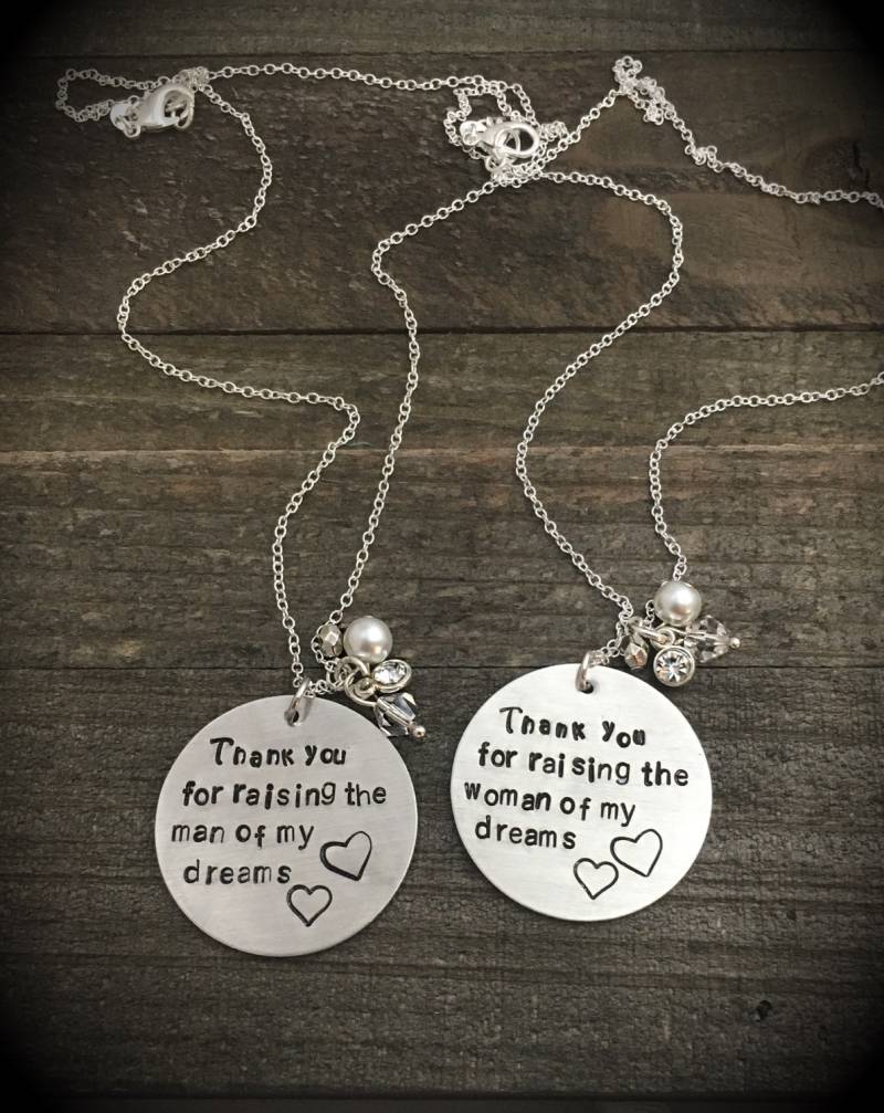 Handgestempelte Schwiegermutter Halskette Set Handgestempelte Schwiegermutter Halskette Set von BulletsForBelles