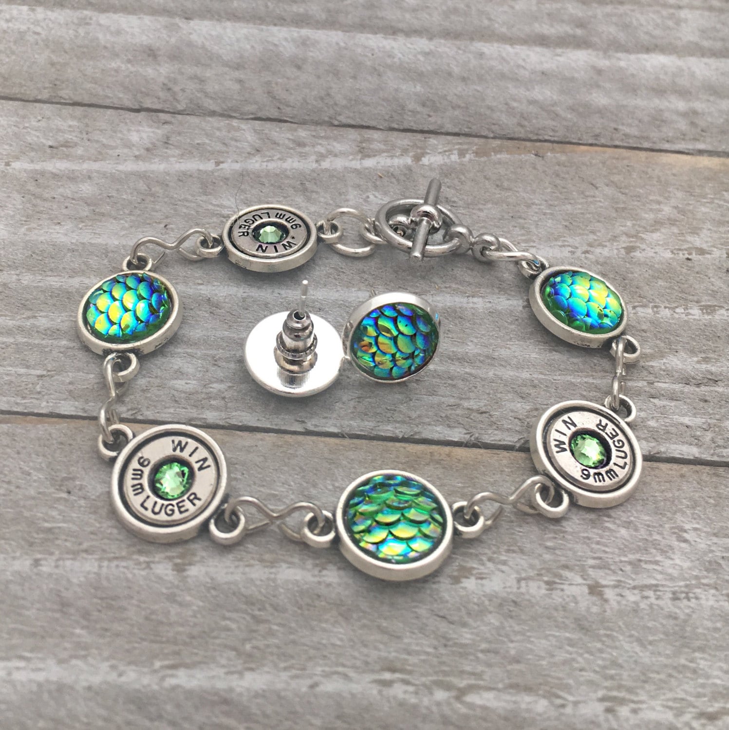 Kugel Schmuck, Fisch Bass N Messing Armband Und Bolzen Gesetzt Kugel Schmuck, Fisch Bass N Messing Armband Und Bolzen Gesetzt von BulletsForBelles