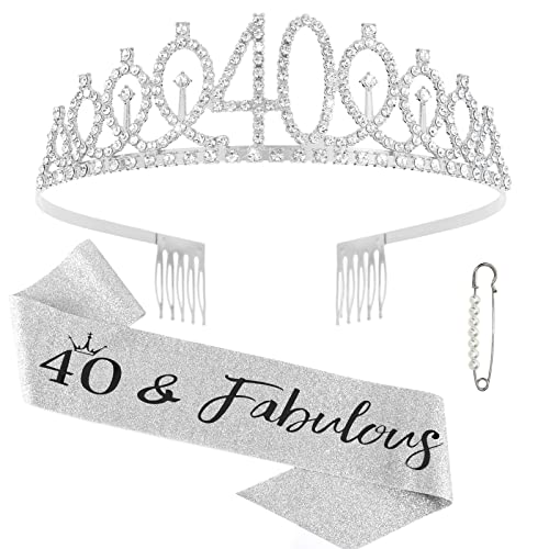 Bumlofa 40. Silbernes Geburtstagskrone-Tiara- und "40 & Fabulous" -Schärpe-Set für Damen, Strass-Stirnband-Accessoire-Tiara mit Kamm, Silberne Accessoires zur Dekoration von Geburtstagspartys Bumlofa 40. Silbernes Geburtstagskrone-Tiara- und "40 & Fabulous" -Schärpe-Set für Damen, Strass-Stirnband-Accessoire-Tiara mit Kamm, Silberne Accessoires zur Dekoration von Geburtstagspartys von Bumlofa