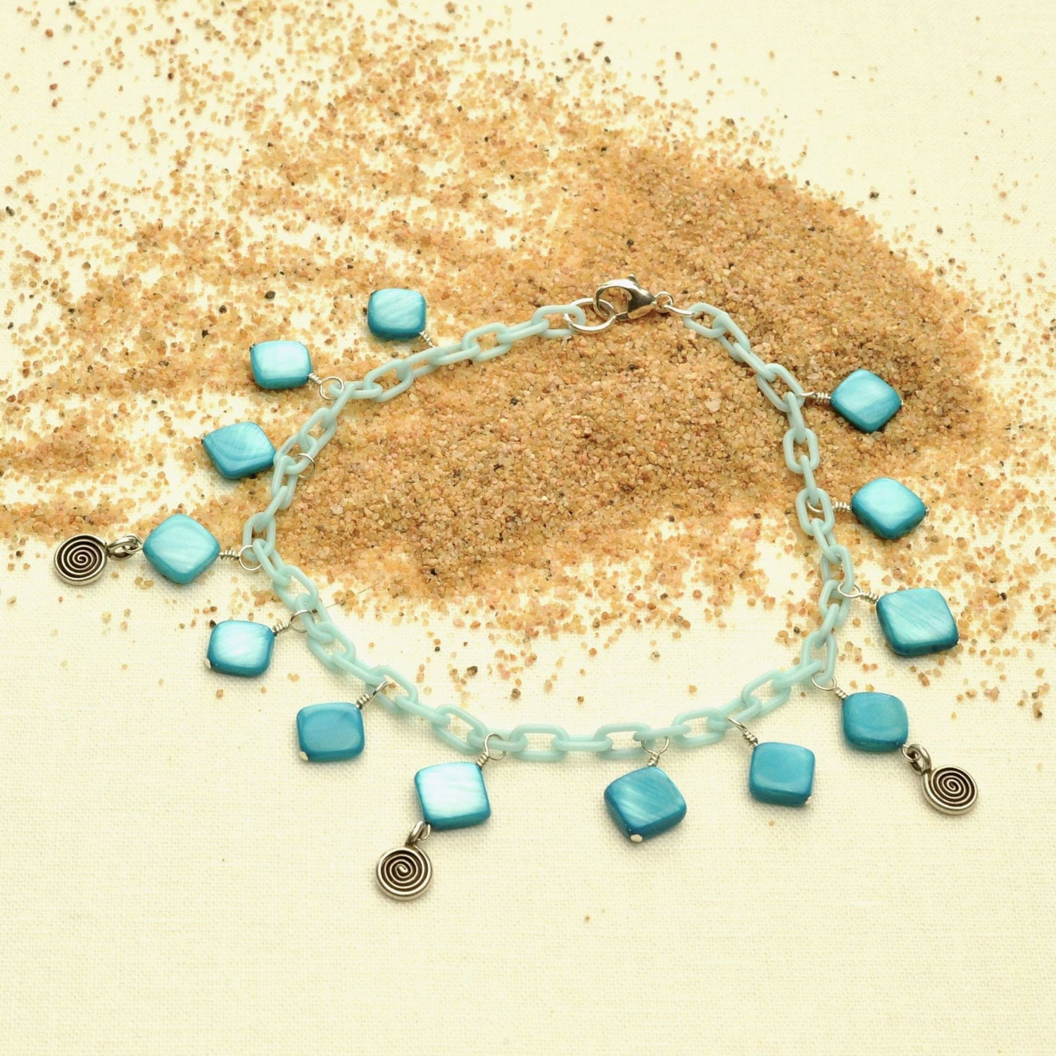 Leichte Blaue Fußkettchen Mit Perlmutt von Bungalow42