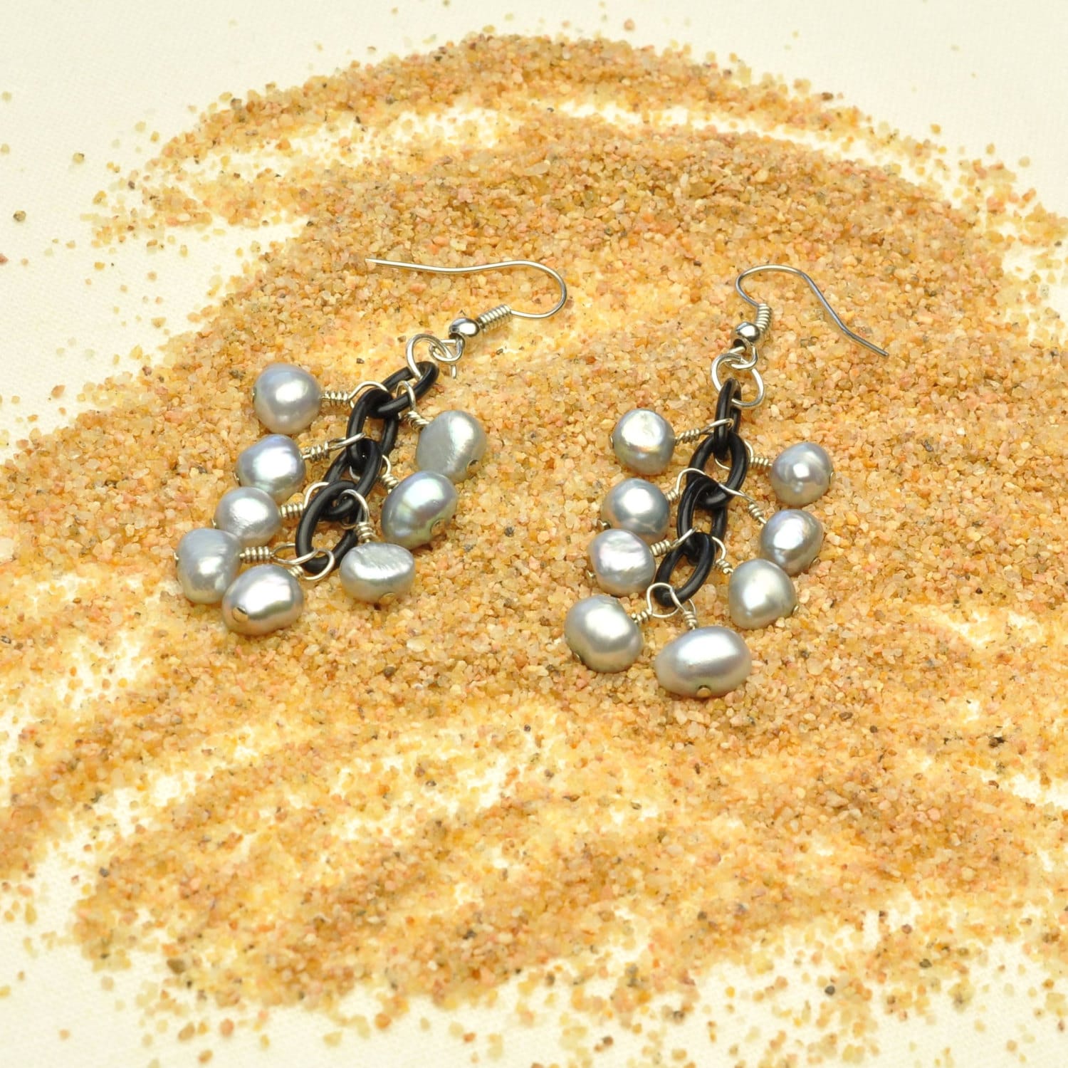 Leichte Graue Perle Ohrringe von Bungalow42