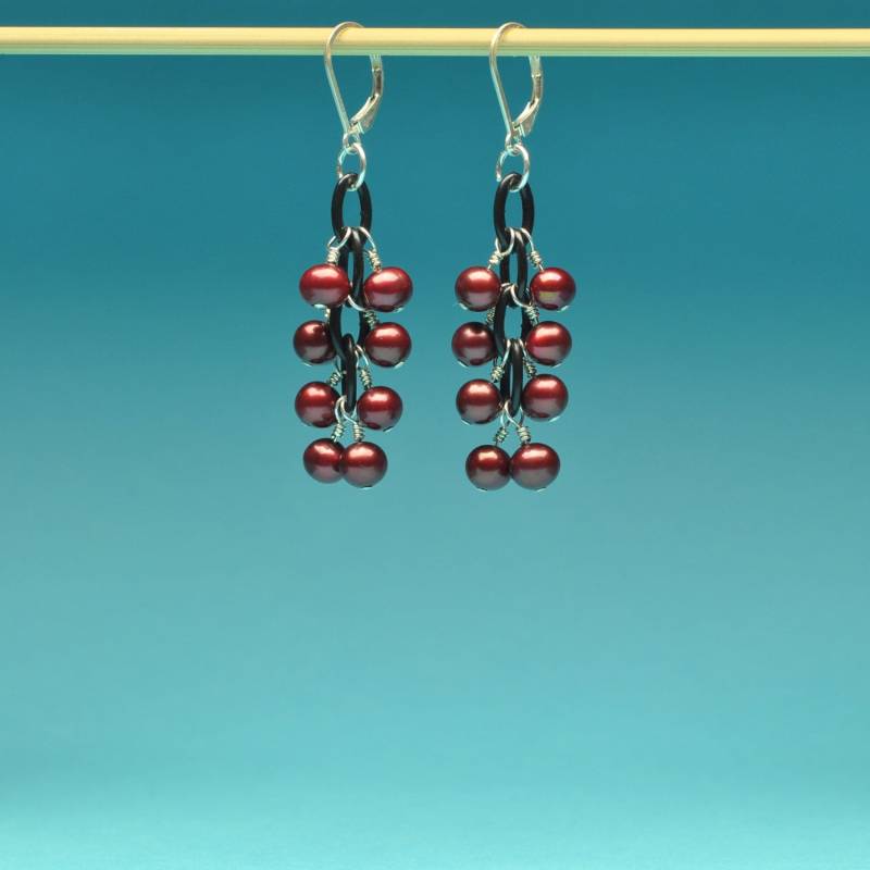 Preiselbeere Perlen Auf Schwarze Ohrringe von Bungalow42