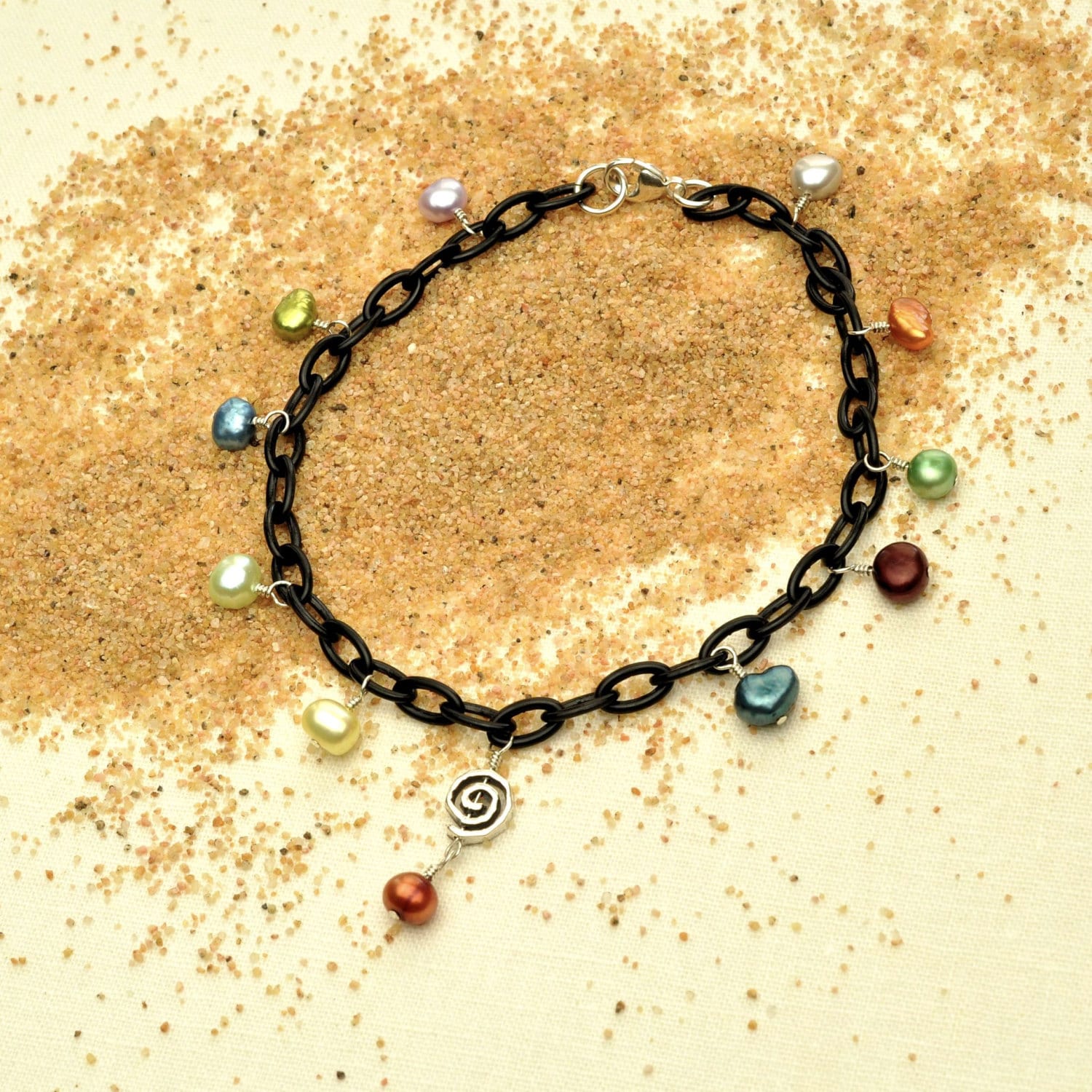 Schwarze Fußkettchen Mit Perlen Und Spirale von Bungalow42