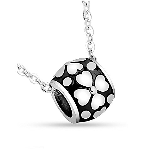 Bungsa Halskette Edelstahl silber mit schwarzem glänzendem Kleeblatt Anhänger (Edelstahlkette Damenkette Herrenkette Necklace Herren Frauen Männer Schmuck Glücksbringer) von Bungsa