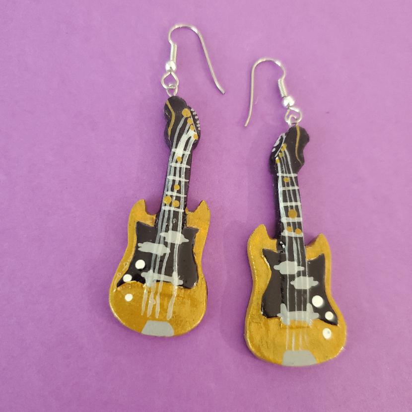 Gitarrenohrringe Holzohrringe Gemalte von BunkerHillFlowers