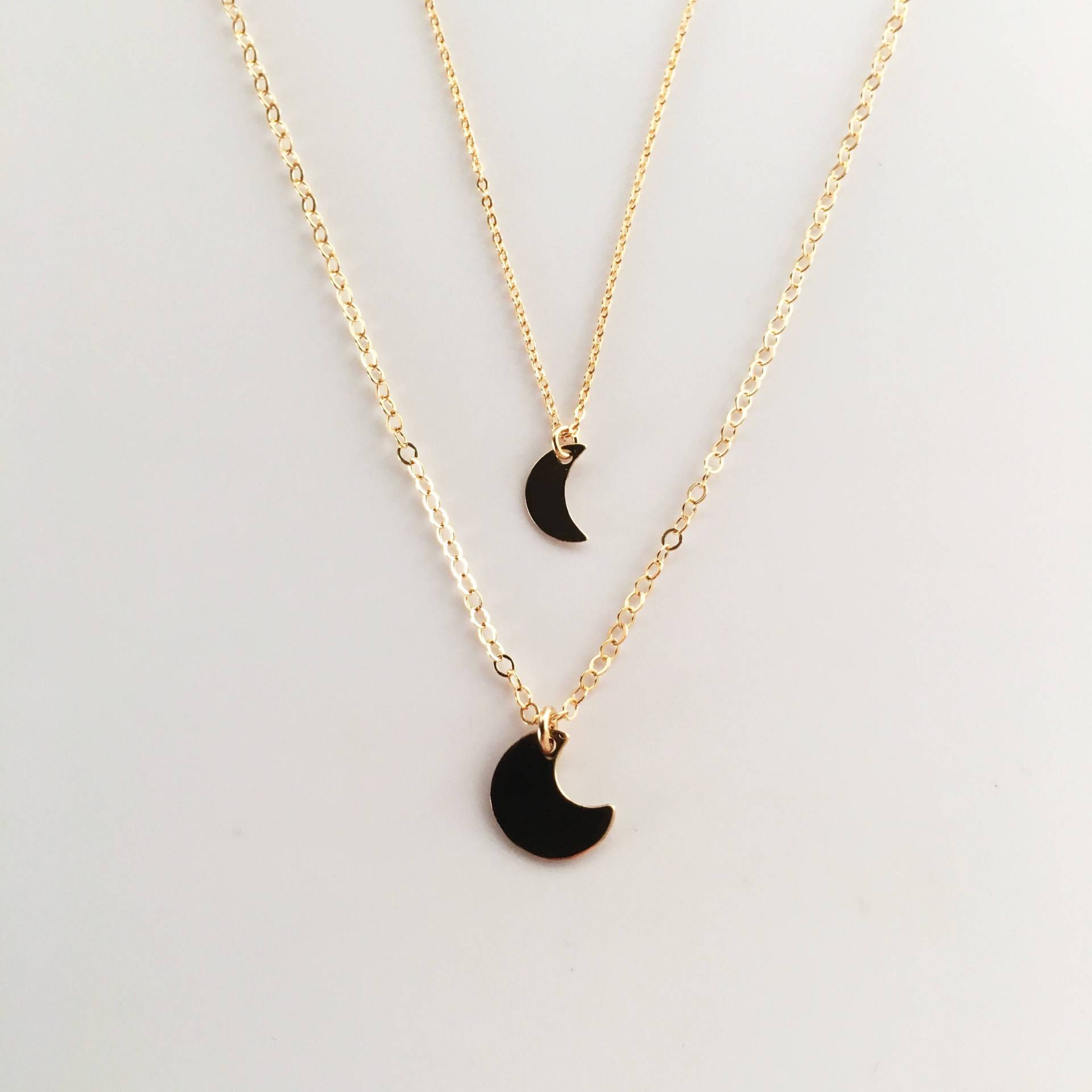 Gold Mond Charm Halskette von BunniesInLA