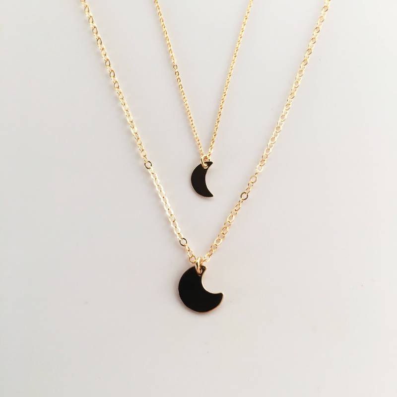 Gold Mond Charm Halskette Gold Mond Charm Halskette von BunniesInLA