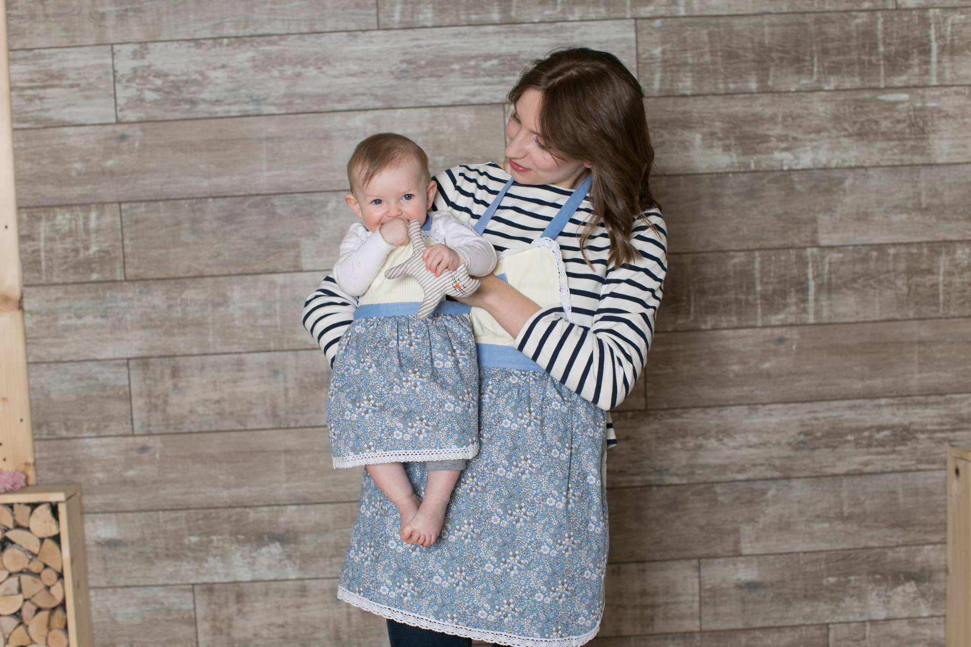 Mama Und Tochter Schürze - Kleinkind Schürzen Ich Geburtstagsgeschenke Für Mädchen Spiel-Küchen-Accessoire Küchen-Dekor Mama Und Tochter Schürze - Kleinkind Schürzen Ich Geburtstagsgeschenke Für Mädchen Spiel-Küchen-Accessoire Küchen-Dekor von BunnyStreetCom