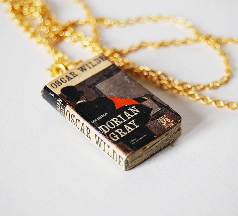 Dorian Gray-Mini-Buch-Halskette von Bunnyhell