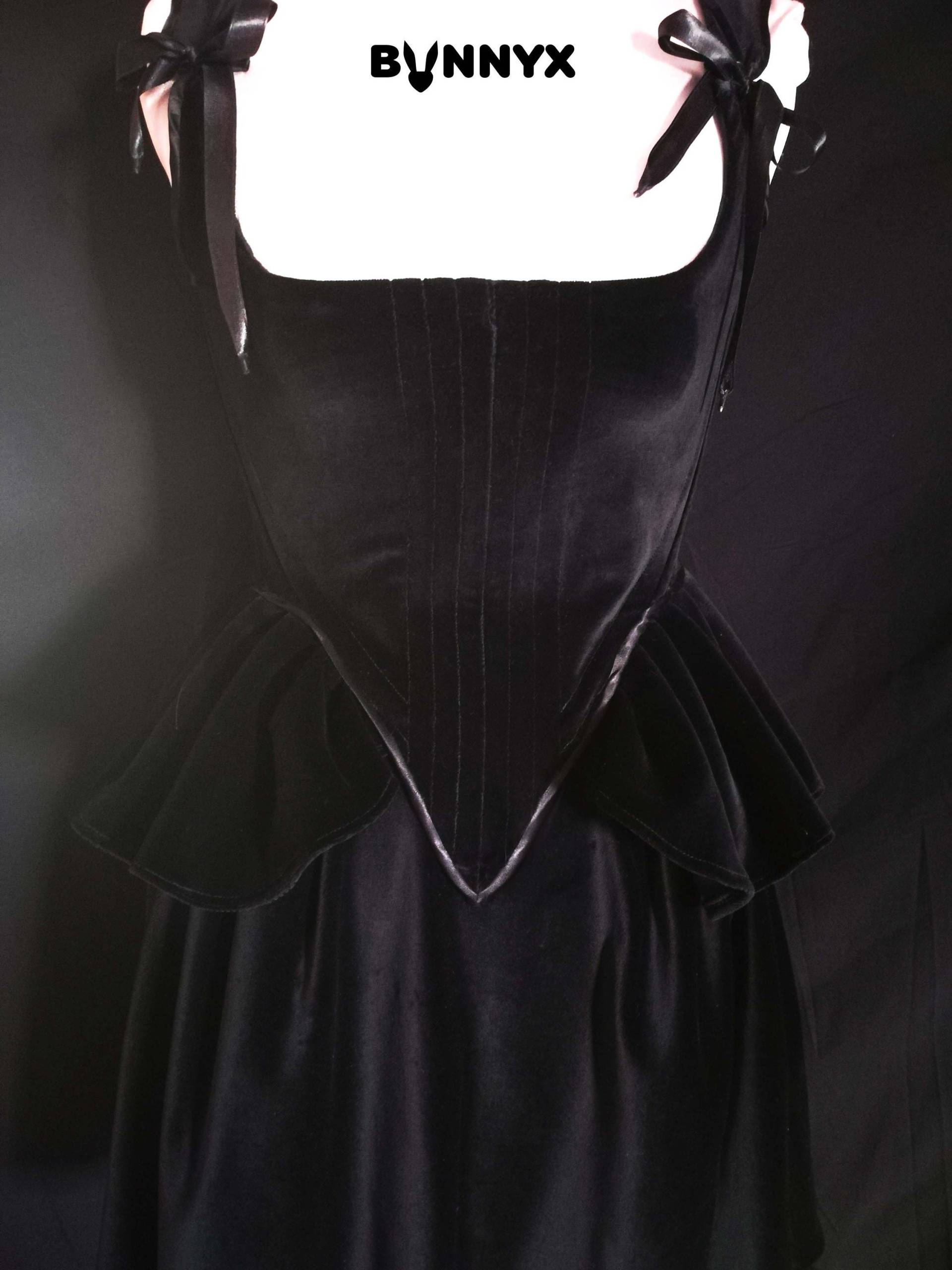 Schwarzes Samt-Hexe-Korsett von BunnyxCorsetry