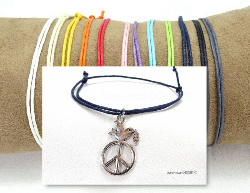 Armband Viele Farben Peace Anhänger Taube Ölzweig Friedenstaube Unisex Freundschaftsarmband Schiebeknoten, By Buntmixxdesign von BuntMixxDesign