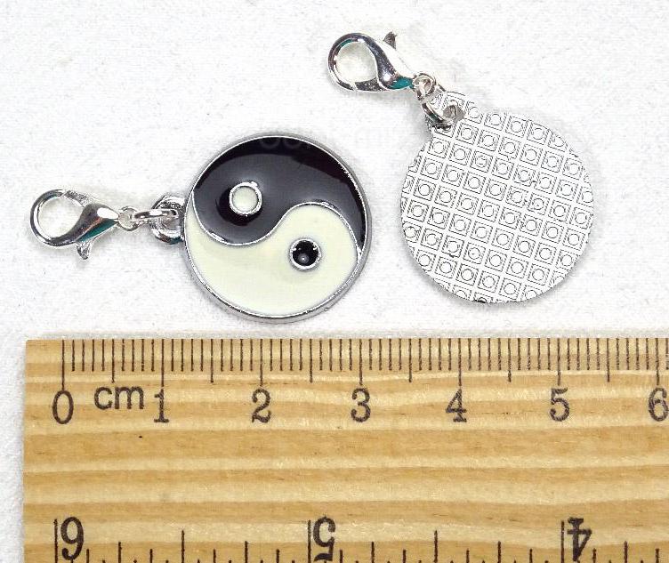 Charm Anhänger Yinyang, Yin Yang Schwarz Weiß, Emaille Kaltemaille, Für Bettelarmband, Hippie Boho, Handmade By Buntmixxdesign von BuntMixxDesign