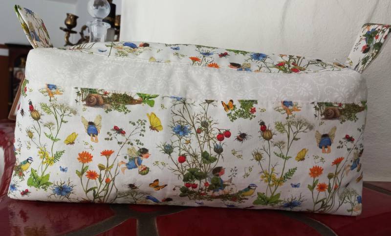 Hochwertige Unikat Kosmetiktasche Aus Designer Qualitätsstoffen, Farblich Liebevoll Abgestimmt, Fein Abgesteppt von BunteFlickenecke