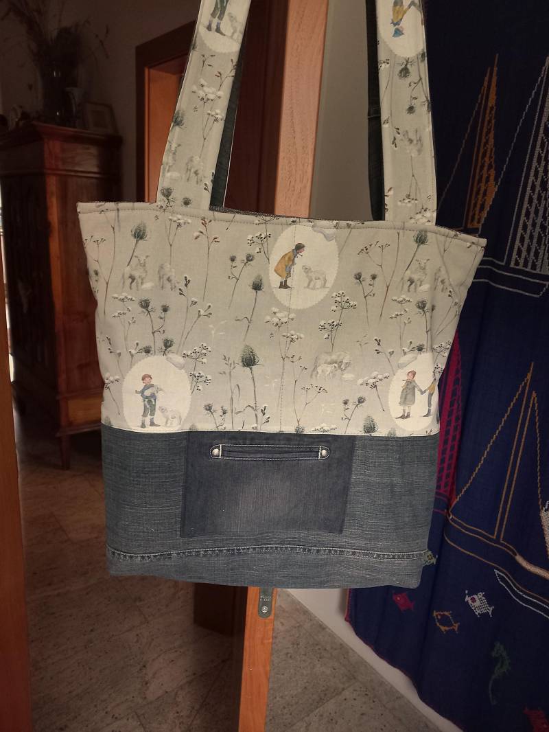 Verkauft Hochwertige Unikat Patchworkmarkttasche Aus Jeans Und Designer Qualitätsstoffen, Farblich Liebevoll Abgestimmt, Fein Abgesteppt von BunteFlickenecke