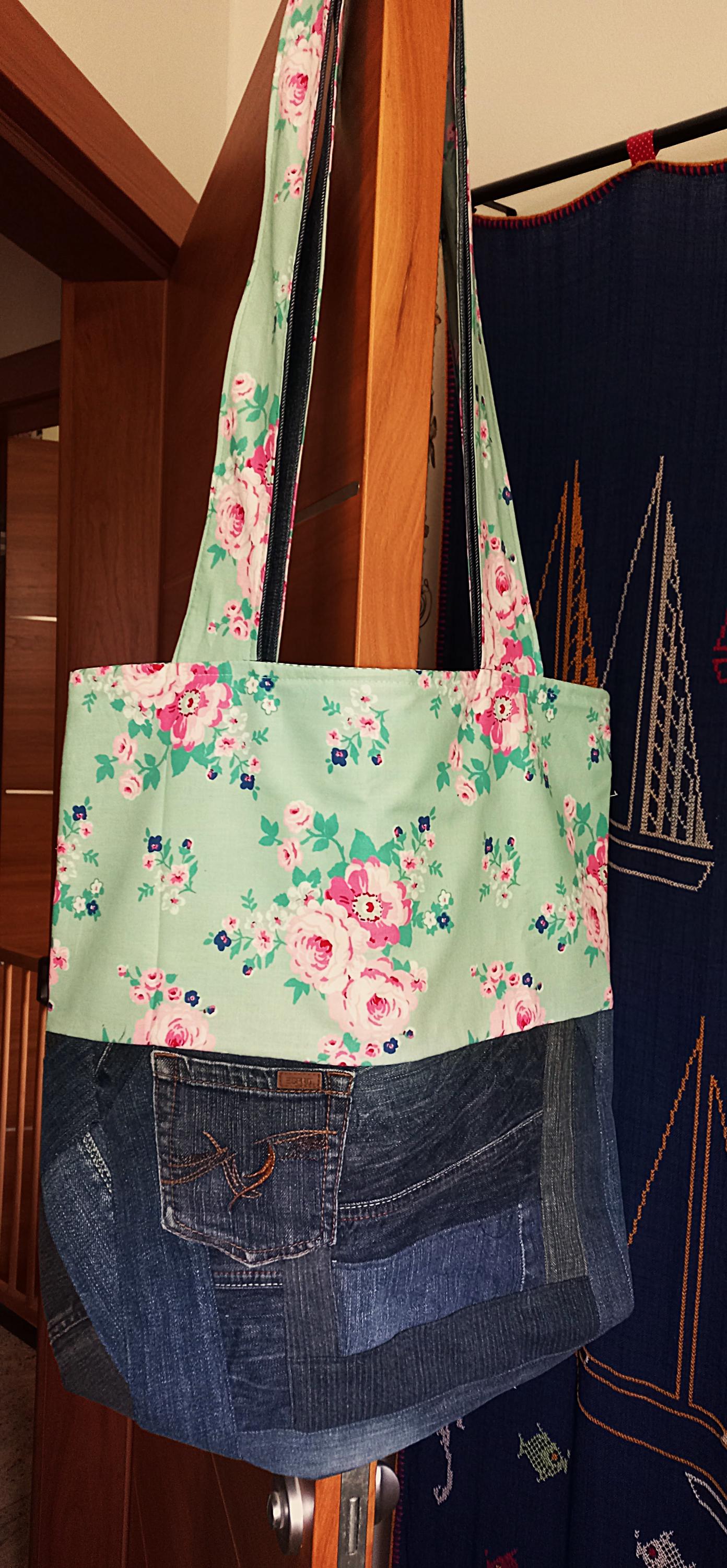 Hochwertige Unikat Patchworkmarkttasche Aus Jeans - Und Designer Qualitätsstoffen, Farblich Liebevoll Abgestimmt, Fein Abgesteppt Hochwertige Unikat Patchworkmarkttasche Aus Jeans - Und Designer Qualitätsstoffen, Farblich Liebevoll Abgestimmt, Fein Abgesteppt von BunteFlickenecke