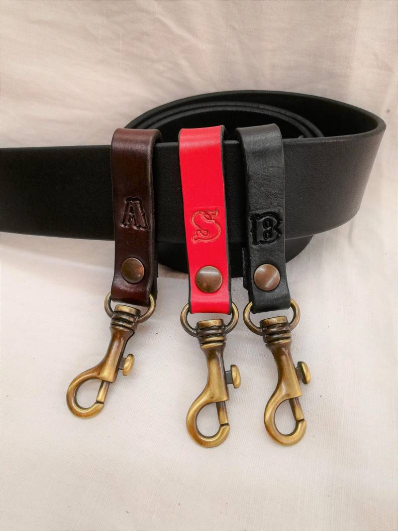 Gürtelschlaufe Mit Karabiner, Schlüsselanhänger Gürtelschlaufe Mit Karabiner, Schlüsselanhänger von Buntekuhlederatelier
