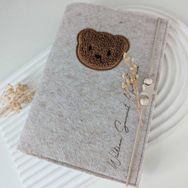 Personalisierte U-Heft-Hülle Aus Filz | Untersuchungsheft Mit Geburtsdaten von BuntesStuebchen
