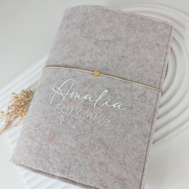 Personalisierte U-Heft-Hülle Aus Filz | Untersuchungsheft Mit Geburtsdaten von BuntesStuebchen