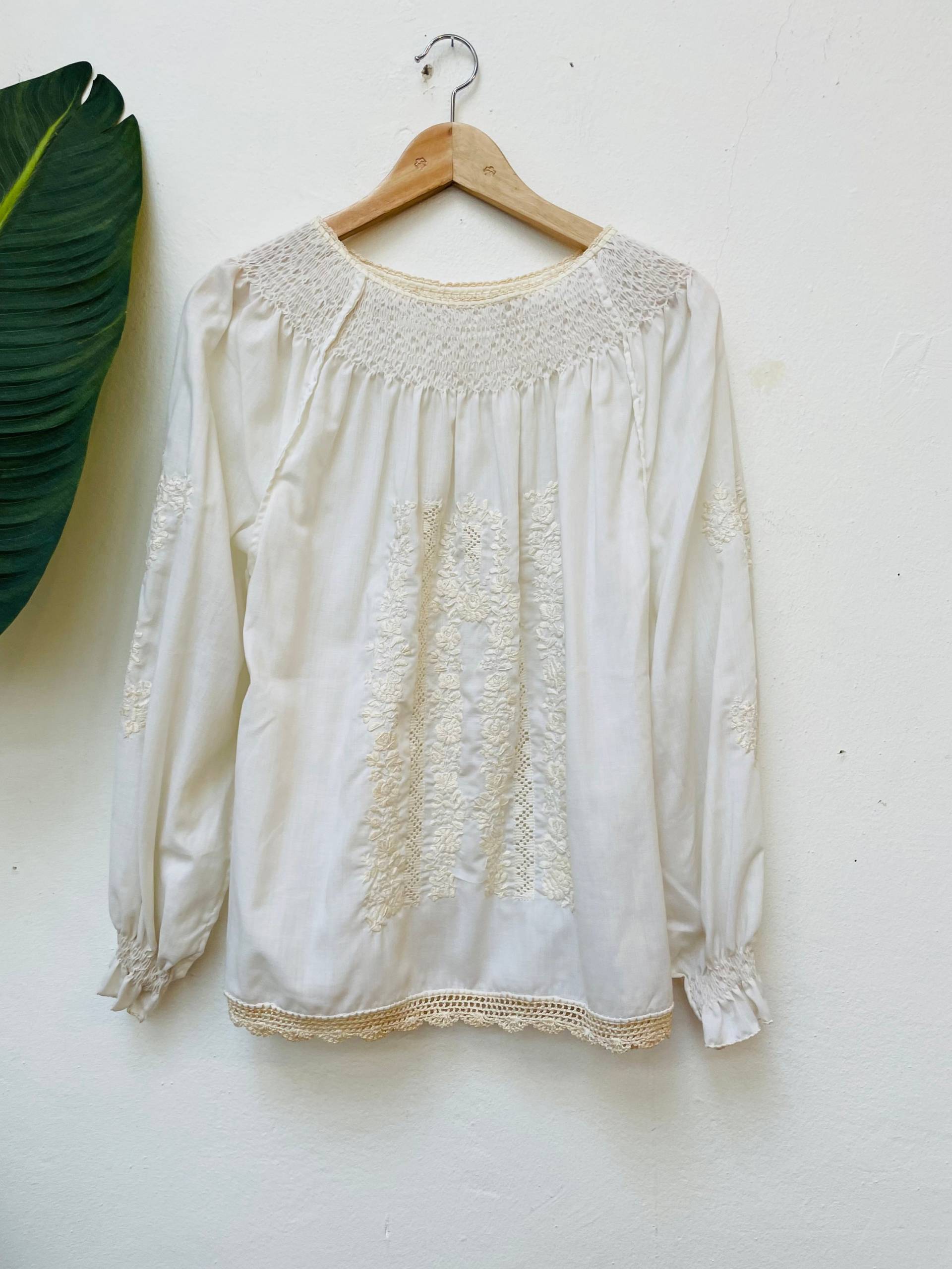 Vintage Bluse, Größe M/L, Stickerei von Buntvintageclothing