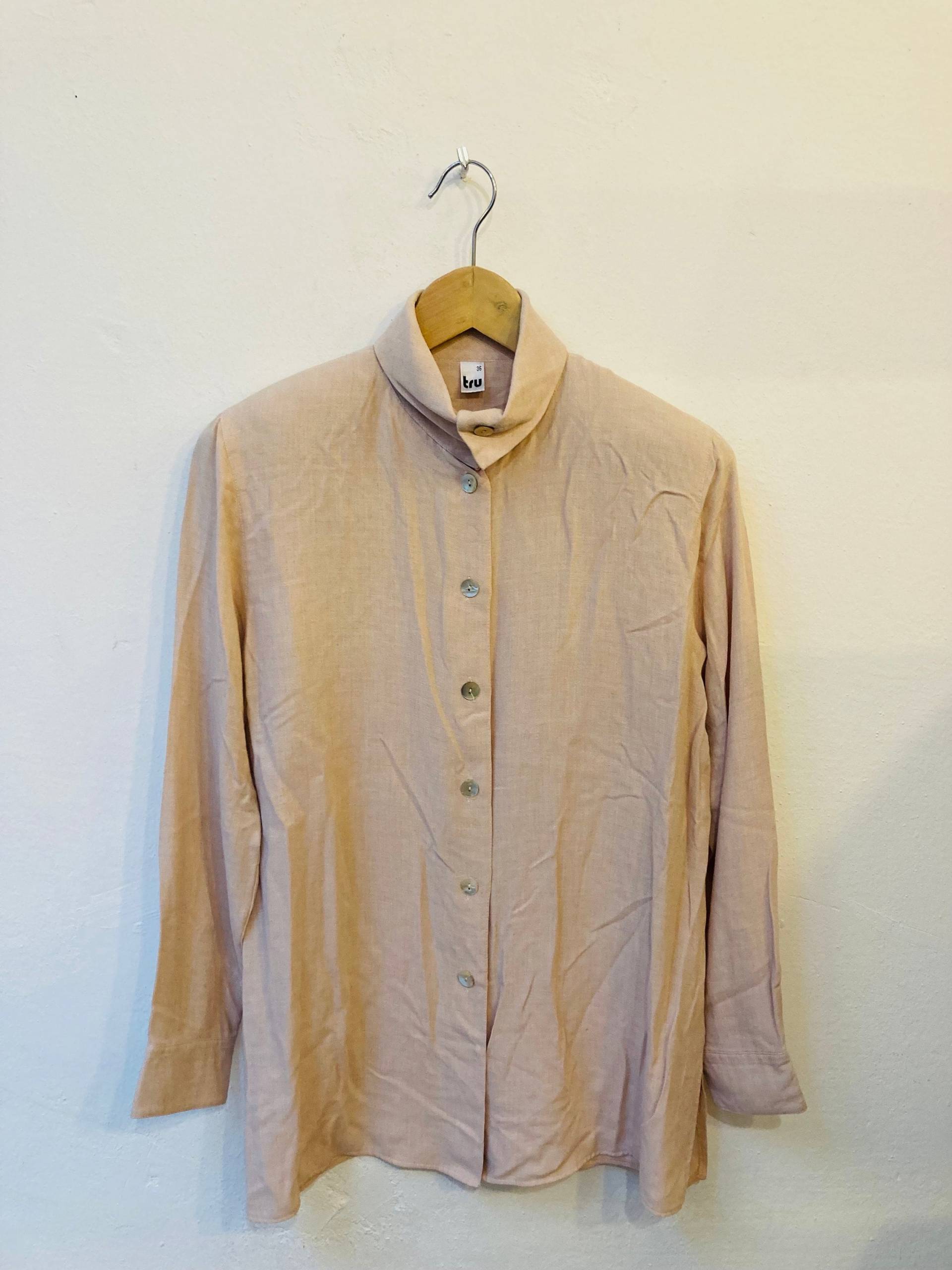 Vintage Bluse Aus 86% Viskose, Größe S Vintage Bluse Aus 86% Viskose, Größe S von Buntvintageclothing