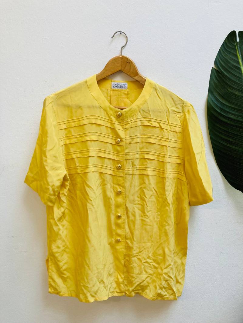 Vintage Seidenbluse, Größe M/L Vintage Seidenbluse, Größe M/L von Buntvintageclothing