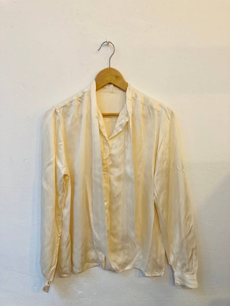 Vintage Seidenbluse, Grösse M Vintage Seidenbluse, Grösse M von Buntvintageclothing