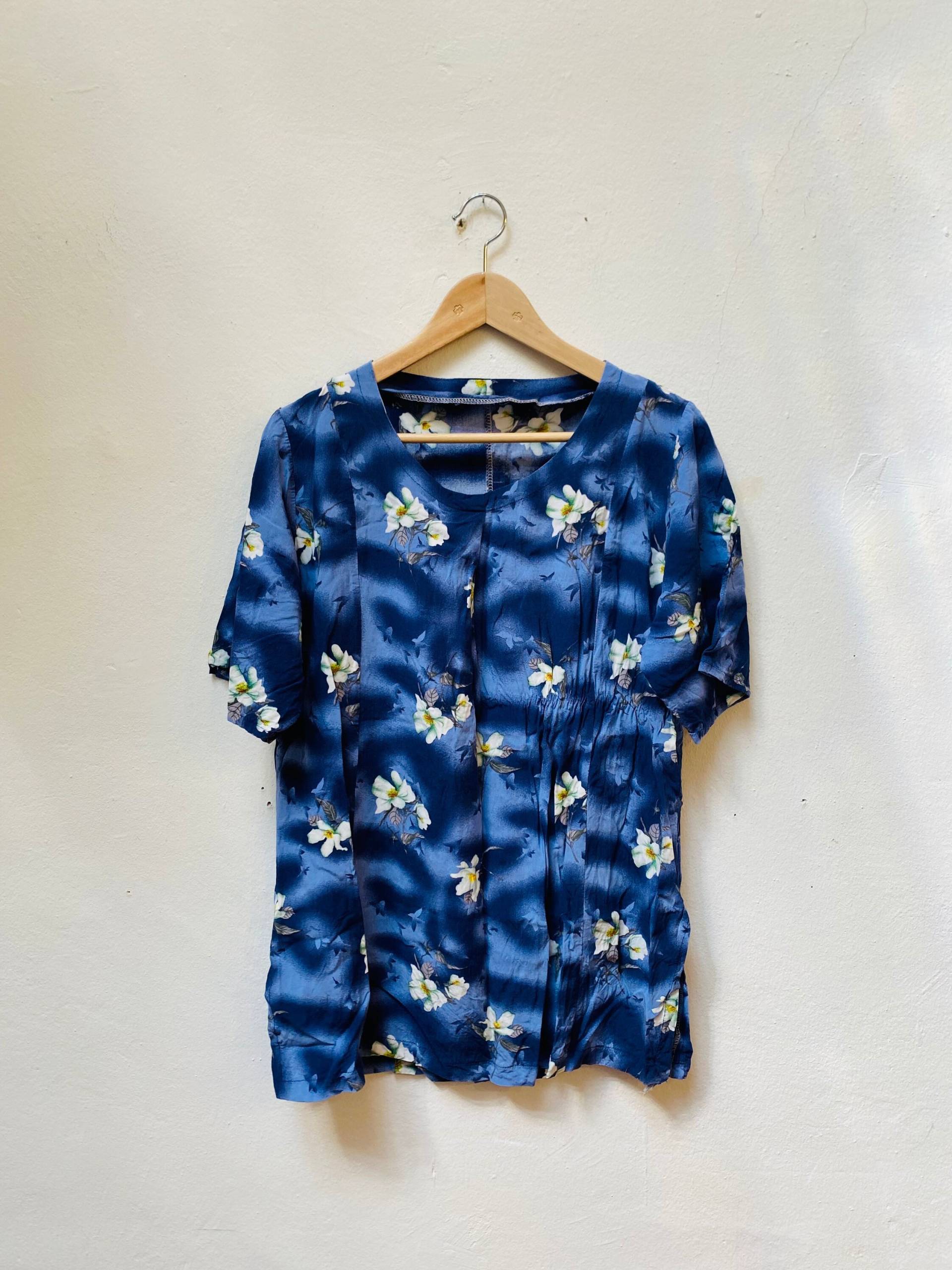 Vintage Shirt, Viskose, Größe M/L, Handarbeit Vintage Shirt, Viskose, Größe M/L, Handarbeit von Buntvintageclothing