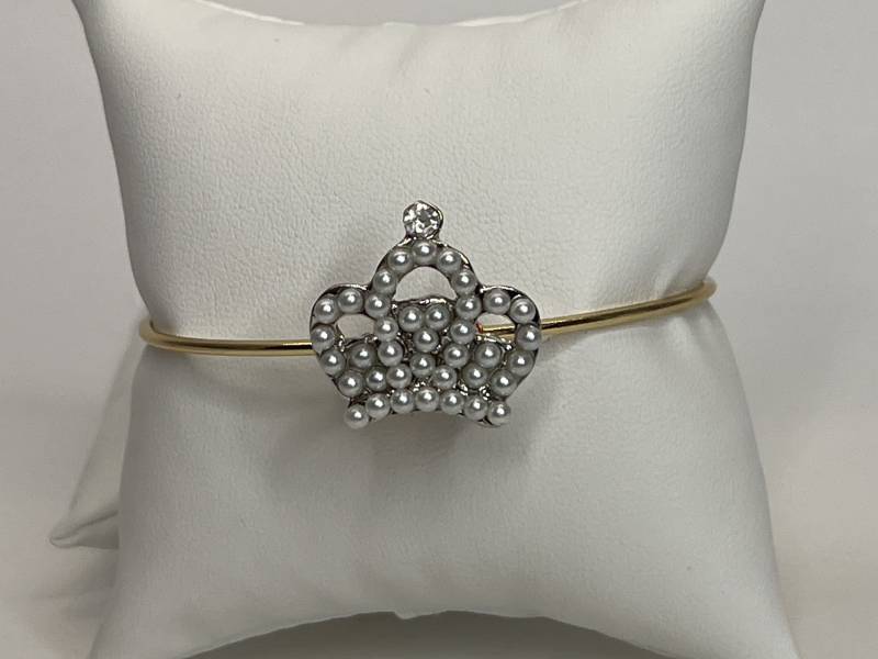 Perlen Und Klare Strass Krone Armreif Armband Auf Gold Größenverstellbar von BurbeeCreations
