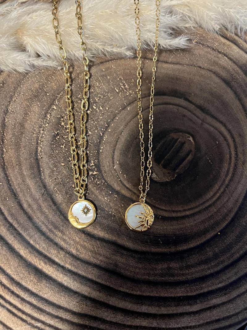 Kette Mit Edlem Anhänger, Mond, Sonne, Gold/Modeschmuck // Hk-G-1, 2 von BurgeonArtistryShop