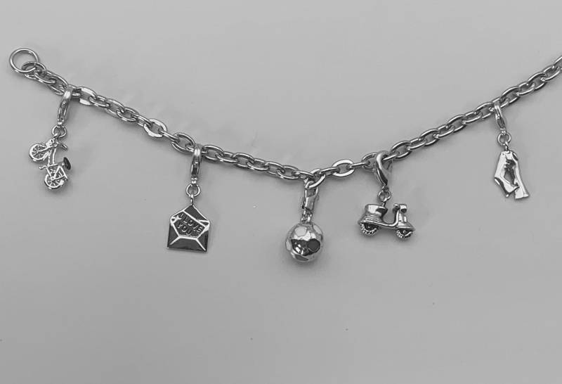 Bettelarmband Sport, Ankerkette 19cm, Armband Mit 6 Charms Fußball, Vespa, Tennisschläger, Jeans, Bike, Brief "I Love You", Sport von BurgisKlunkerkiste