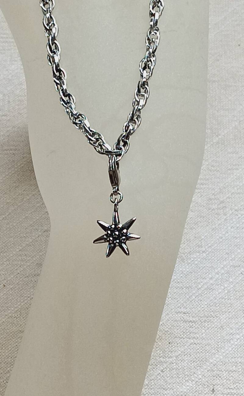 Bettelarmband Mit Charm Anhänger, Trachten Armband, Sammel Armband Lustigen Bayrisch Style, Damen Anhänger von BurgisKlunkerkiste