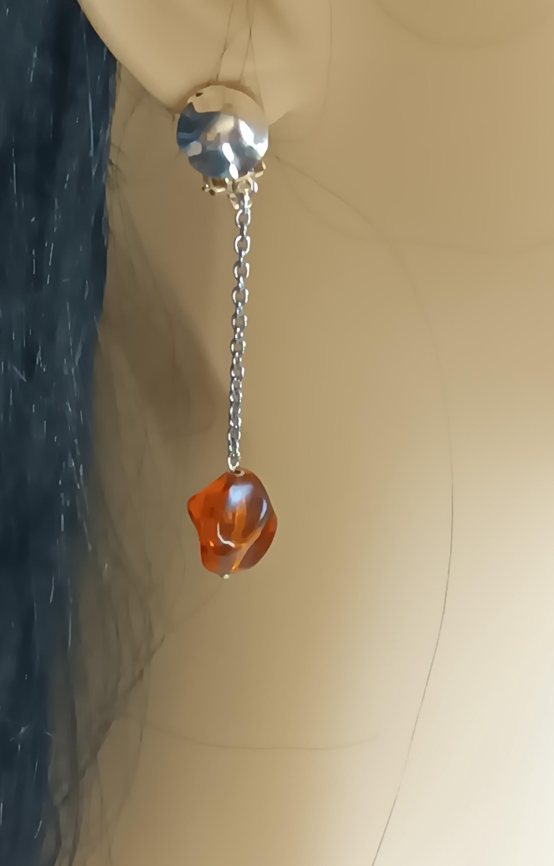 Clips Bernstein-Art Elegant, Ohrhänger Mit Kleiner Bernstein Perle, An Kurze Kette, Ohrclip Festlich, Silikon-Clip-Polster von BurgisKlunkerkiste