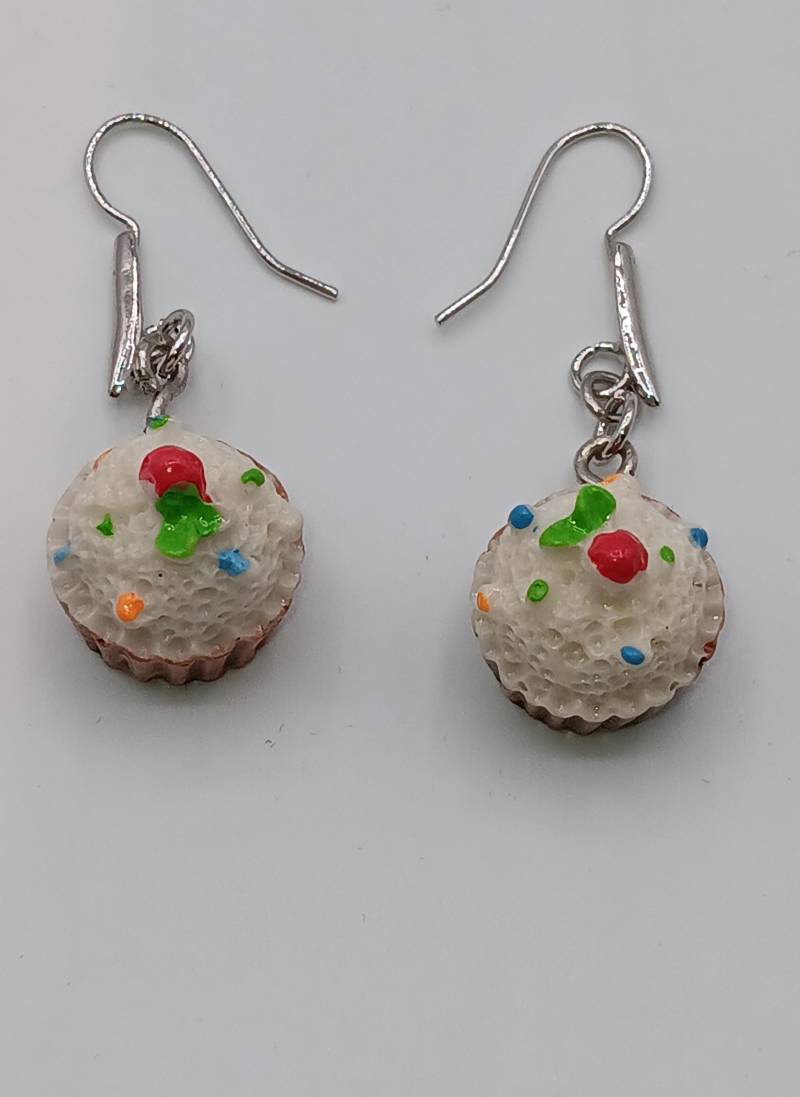 Ohrschmuck Mit Muffins, Ohrhänger Lustige Für Teenies, Muffin Ohrhaken, Kuchen Am Ohr Loch von BurgisKlunkerkiste