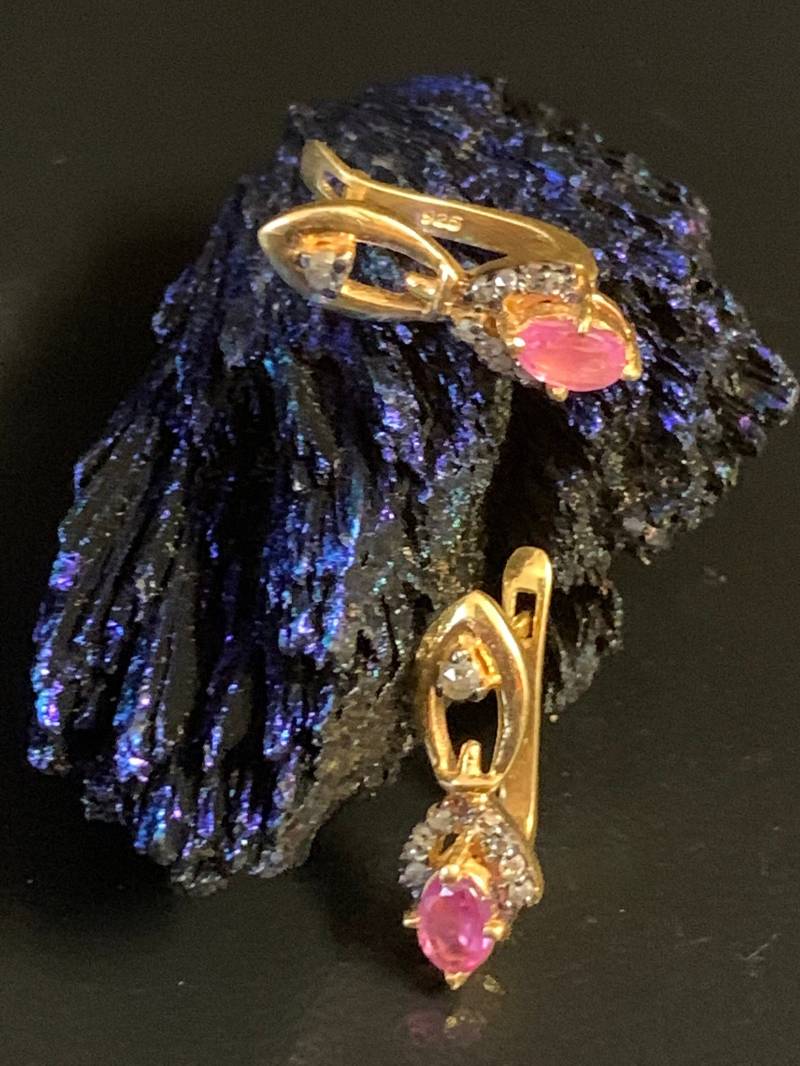 Natürliche Rosecut Diamant, Ungeschliffener Polki Diamanten, Rubin Diamant Ohrring, Antiker Ohrringe von BurhaniGem