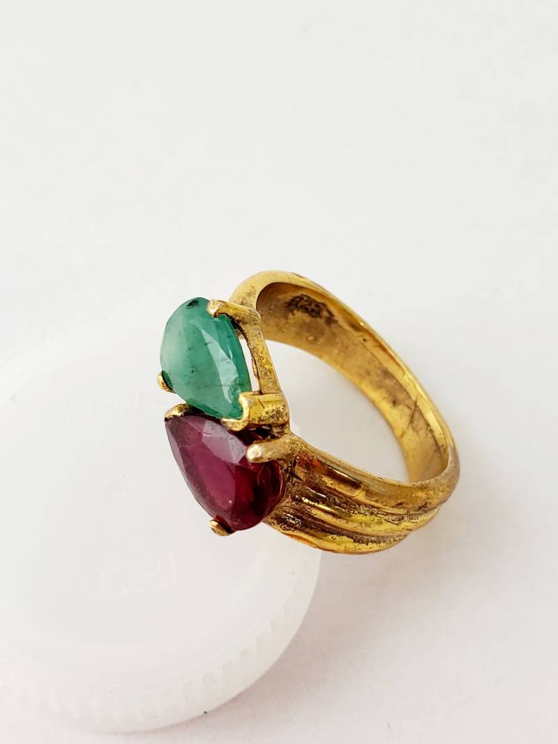 Rubin & Smaragd Ring, Pear-Shaped Ring von BurhaniGem