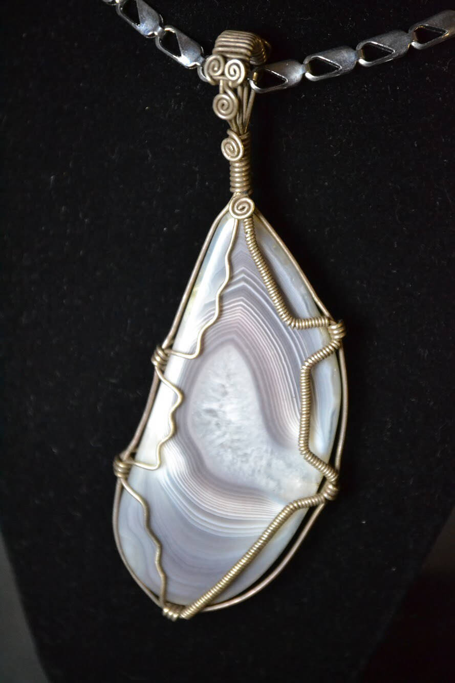 Natürliche Blaue Spitze Achat Rock, Wire Wrap Sterling Silber, Edelstein, Schmuck Anhänger Halskette Natürliche Blaue Spitze Achat Rock, Wire Wrap Sterling Silber, Edelstein, Schmuck Anhänger Halskette von BurleighArt