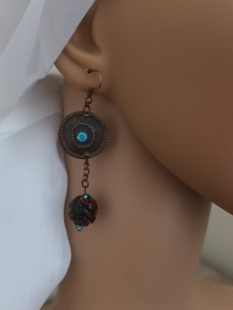 Boho Tropfen Ohrringe Mit Blauen Kristallen Und Kupferelementen, Boho Blaue Holztropfen Boho Tropfen Ohrringe Mit Blauen Kristallen Und Kupferelementen, Boho Blaue Holztropfen von Burleno