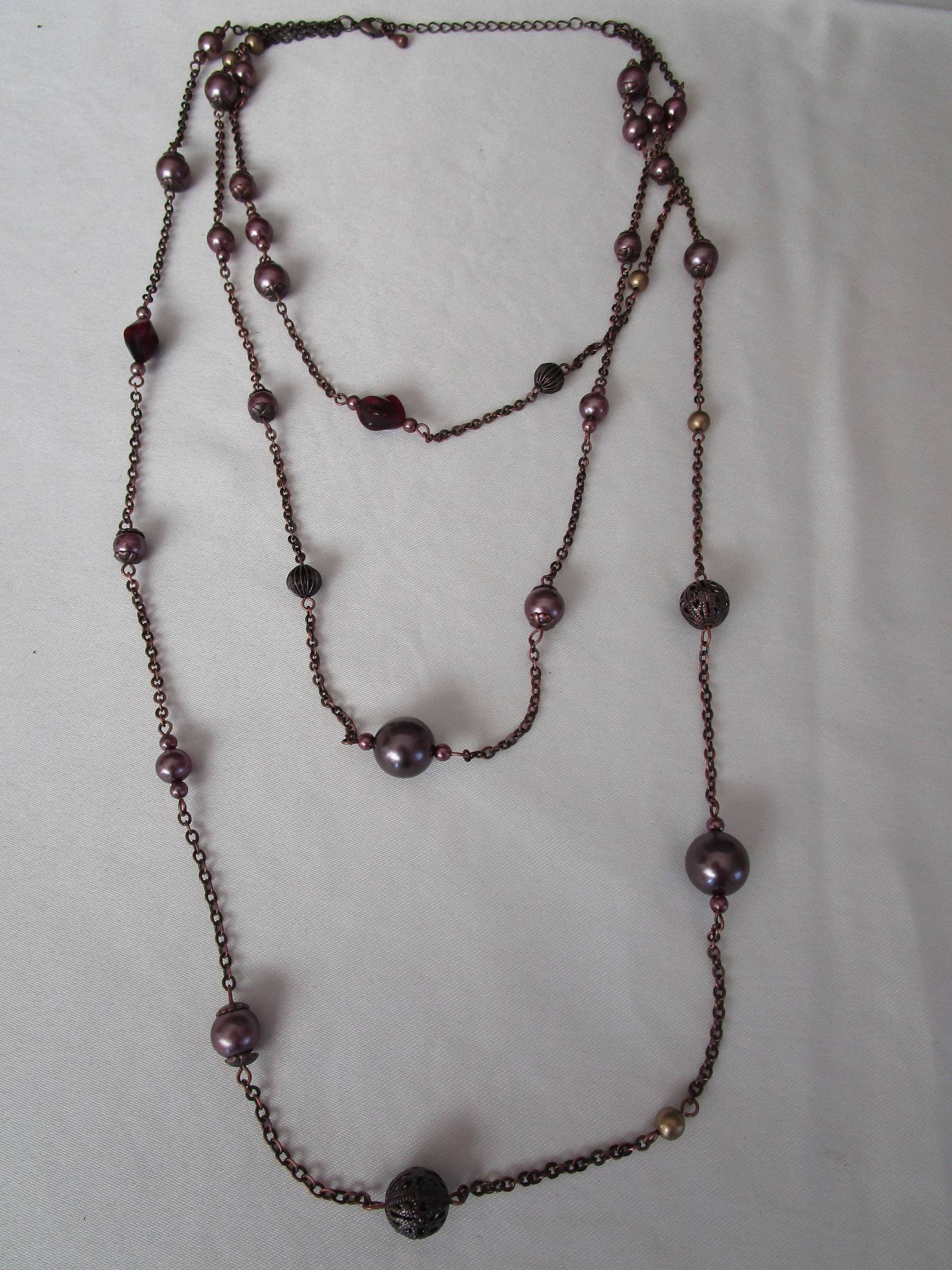 Dreifach Strang Bronze Lila Perlen Rot Glasperlen Kleine Goldperlen Größenverstellbar Vintage Schmuck Ungewöhnliche Kostüm von Burnedbunnybling