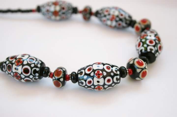 Windmühlen Halskette-Schwarz Und Rot, Glasperlen, Edlen Schmuck, Rot Schwarz Halskette, High-End-Schmuck, Handgefertigt von BurninBeads