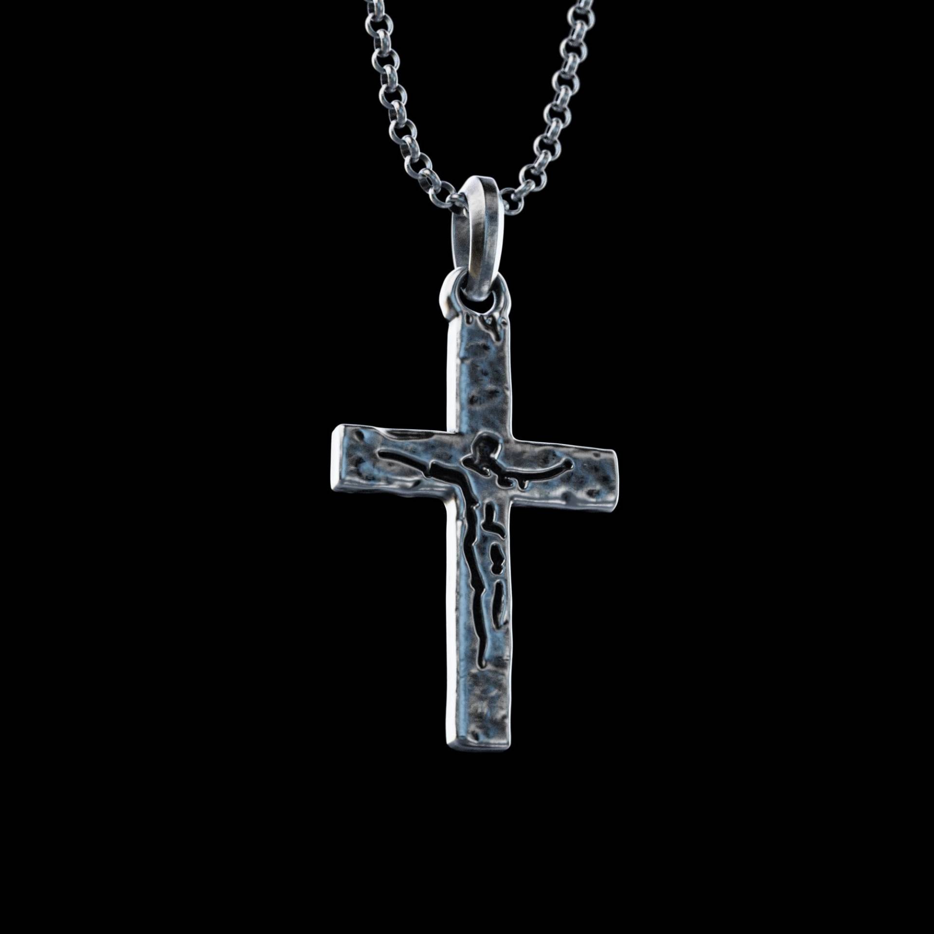 Personalisierter Geschnitzter Jesus-Kreuzanhänger, Handgemachter Kruzifix-Anhänger, Herrenhalskette Jesus-Kreuzanhänger Aus Oxidiertem Sterlingsilber von BurningShip