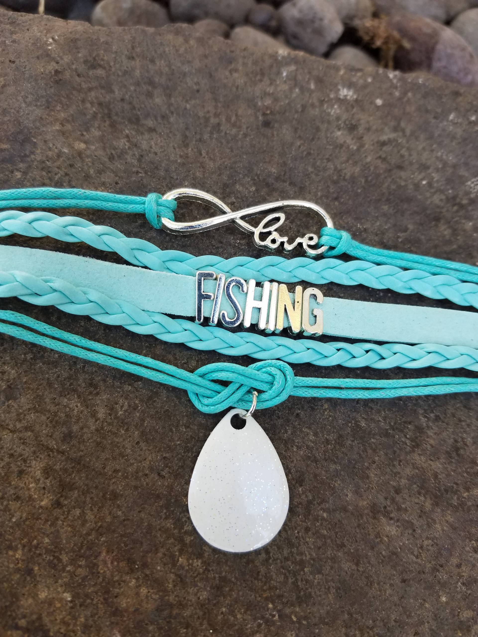 Manschettenarmband - Türkis Love & Fishing Wort Charms Und Weiß Glitzer Spinner Klingen Angeln Köder Charm Manschettenarmband - Türkis Love & Fishing Wort Charms Und Weiß Glitzer Spinner Klingen Angeln Köder Charm von BurntHeartDesigns