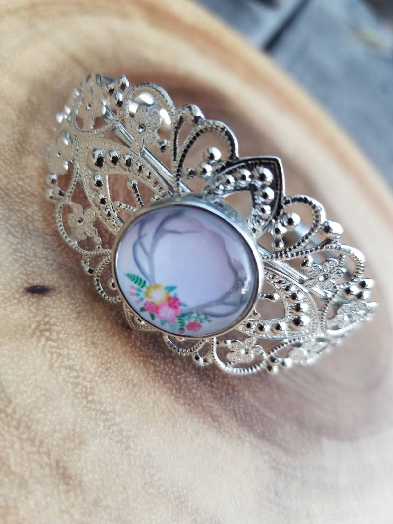 Silberfarbenes Filigranes Armband Mit Hirsch/Elchgeweih Und Blumen Druckknopf. Druckknopf Schmuck .. Geweih Druckknopf.. Charm Silberfarbenes Filigranes Armband Mit Hirsch/Elchgeweih Und Blumen Druckknopf. Druckknopf Schmuck .. Geweih Druckknopf.. Charm von BurntHeartDesigns