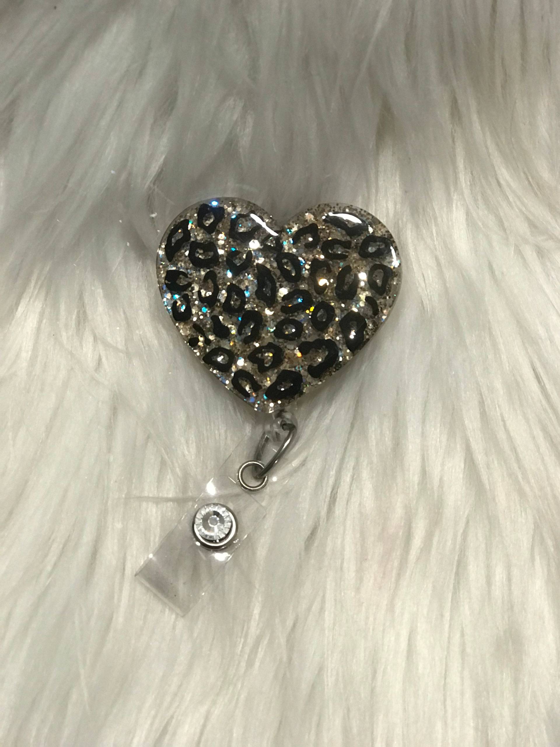 Glitzer Abzeichen Haspel, Leopard Personalisierte Krankenschwester Haspel Glitzer Abzeichen Haspel, Leopard Personalisierte Krankenschwester Haspel von BushelAndPeckCreate