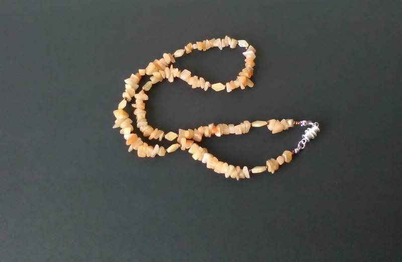 Lange Damenhalskette Aus Aventurin-Steinsplittern, Orangefarbene Natursteinkette, Boho-Stil, Frankreich, Paris, Steinsplitterschmuck Für Sie von BusinessStyleFR