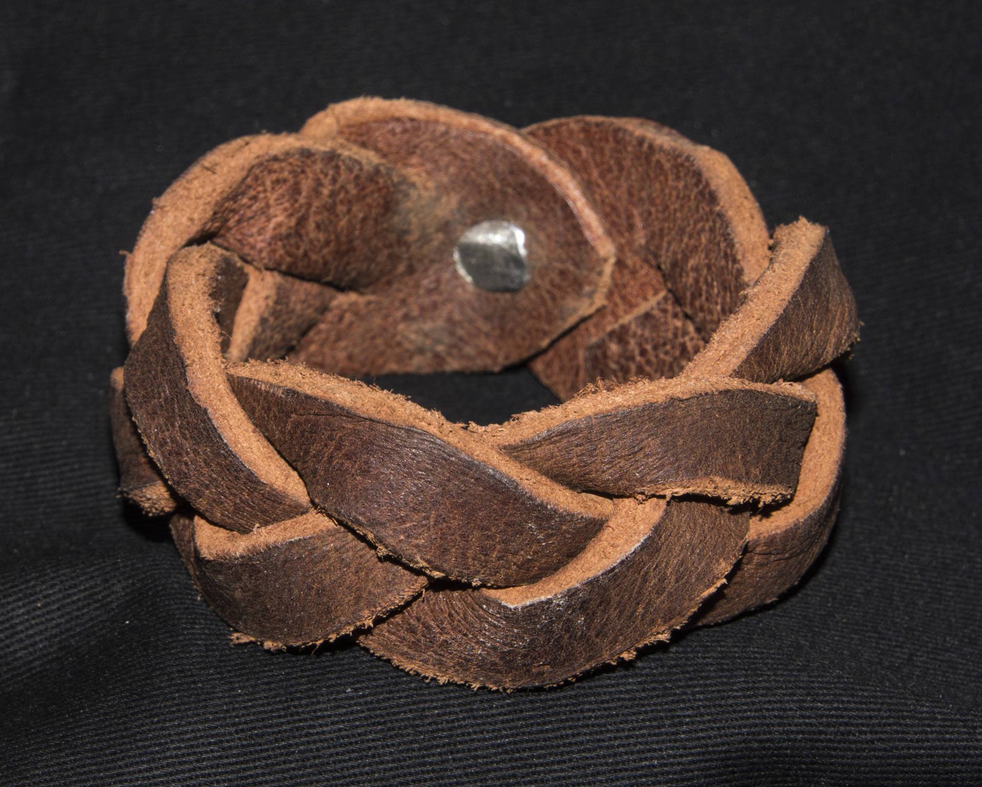 Mystery Leder Manschette Armband Mystery Leder Manschette Armband von BusubruksHoarde