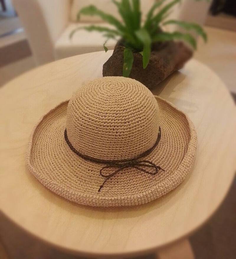 Gehäkelte Bast Stroh Sonnenhut, Schlapphut, Natur Gerollte Kratzer Hut Gehäkelte Bast Stroh Sonnenhut, Schlapphut, Natur Gerollte Kratzer Hut von BusyPaws